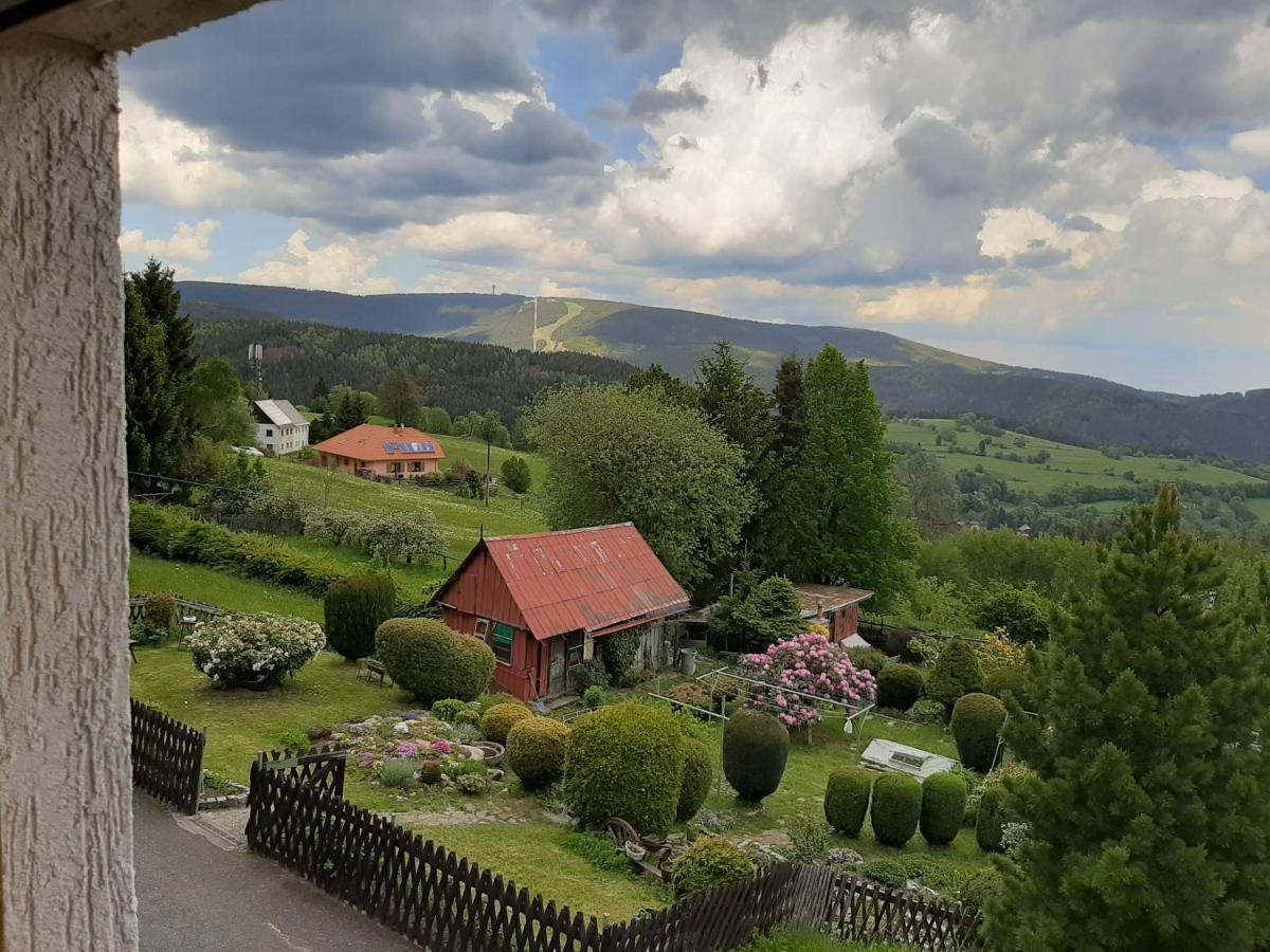 Naproti Klinovci Villa Jáchymov Kültér fotó