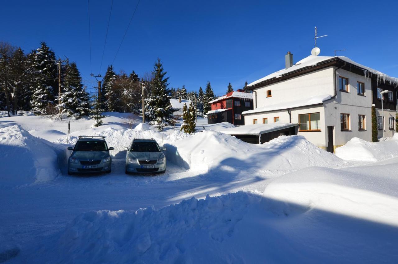 Naproti Klinovci Villa Jáchymov Kültér fotó